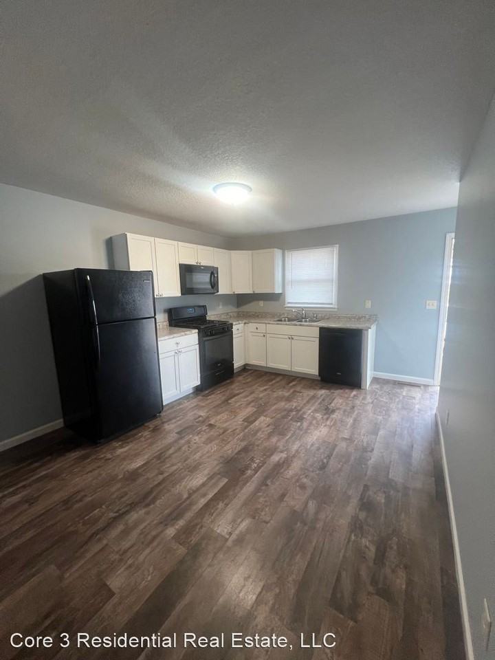 N Elm - Photo 3 of 8