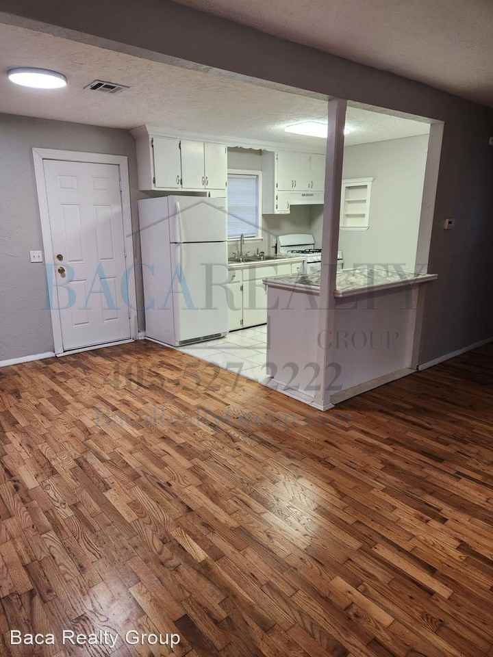 319 S Cook Ave - Photo 3 of 10