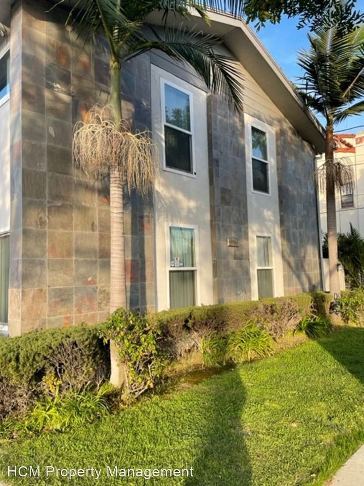 2835 E 5th St - Photo 3 of 21