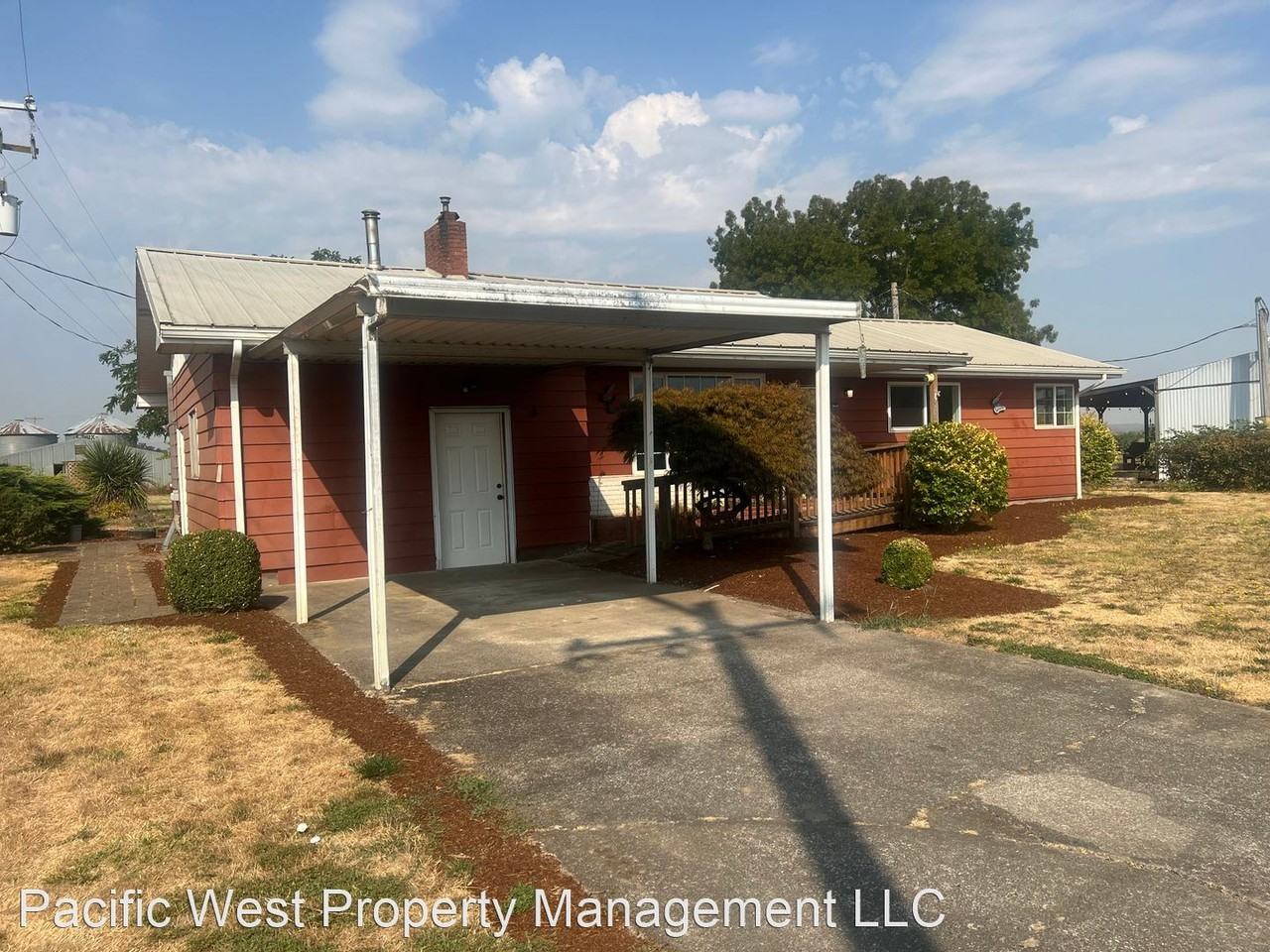 555 N Greenwood Rd - Photo 2 of 28