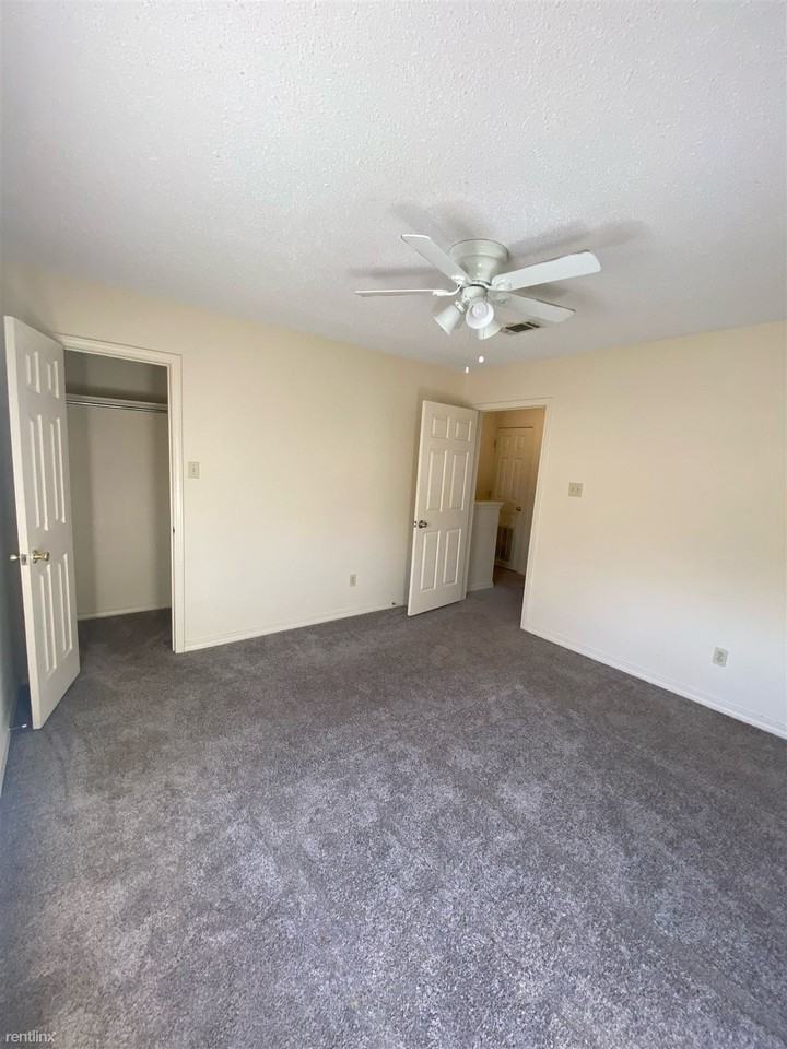 36 S Church St - Photo 3 of 8