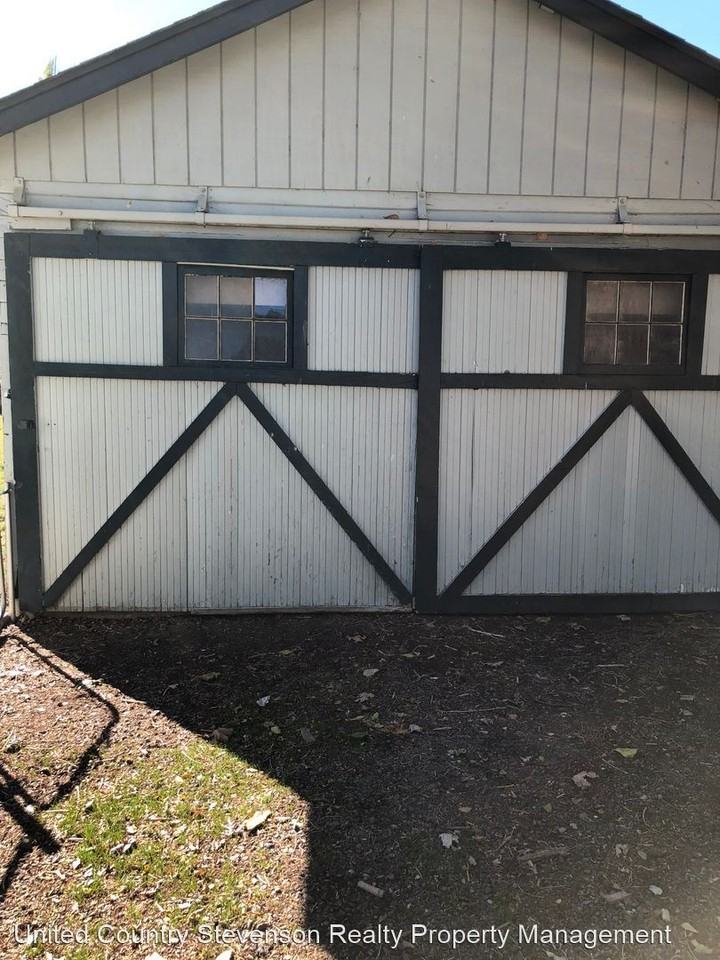 415 E Modoc St - Photo 3 of 14