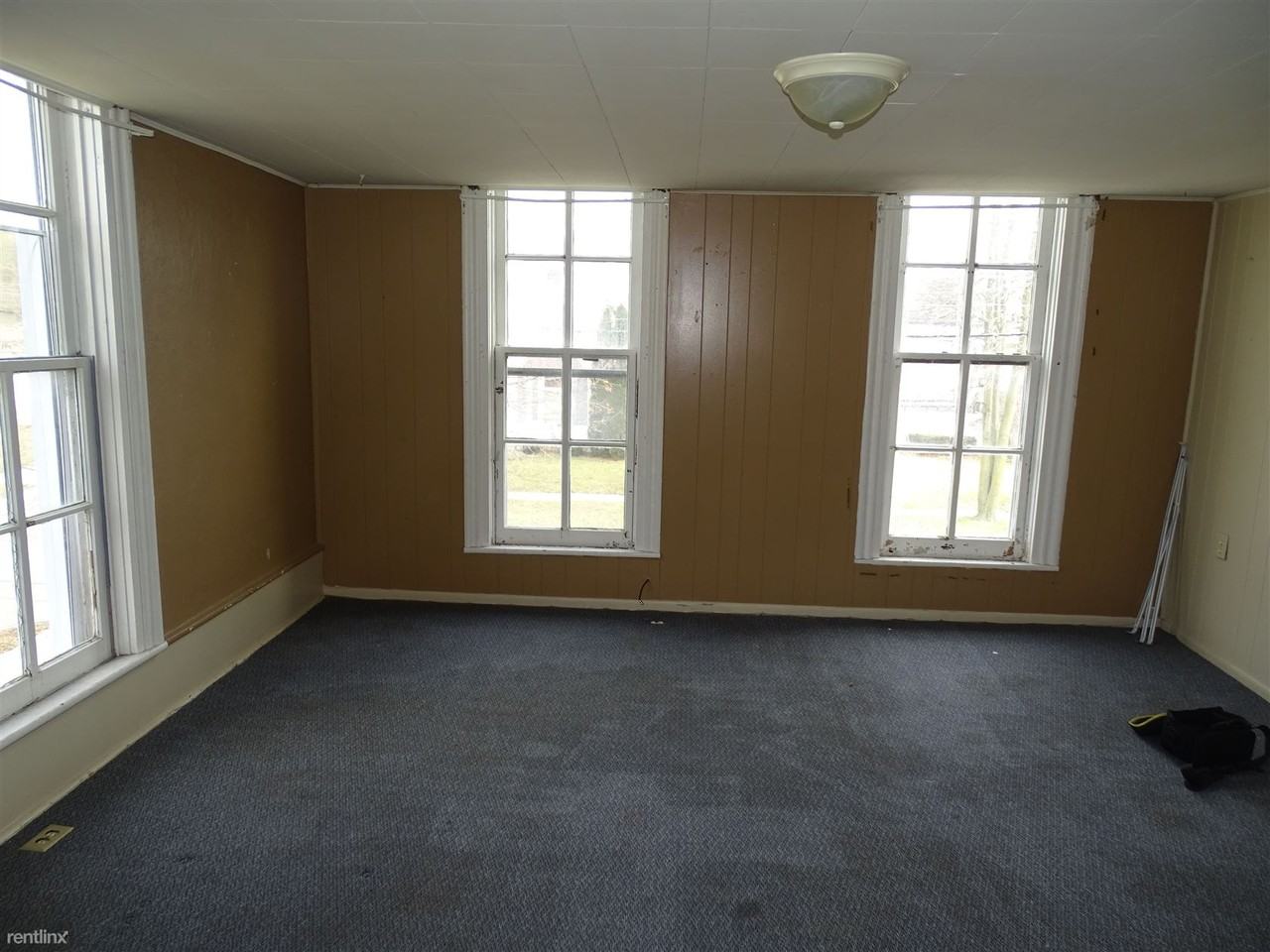 327 North St - Photo 3 of 4