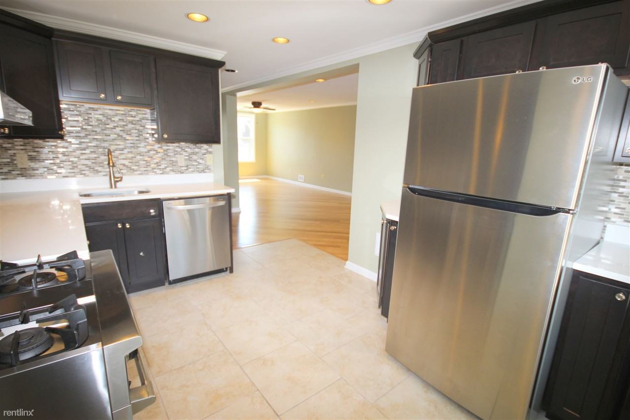 5924 Alder St - Photo 2 of 8