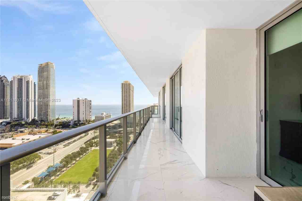 Parque Towers Condo - Photo 3 of 50