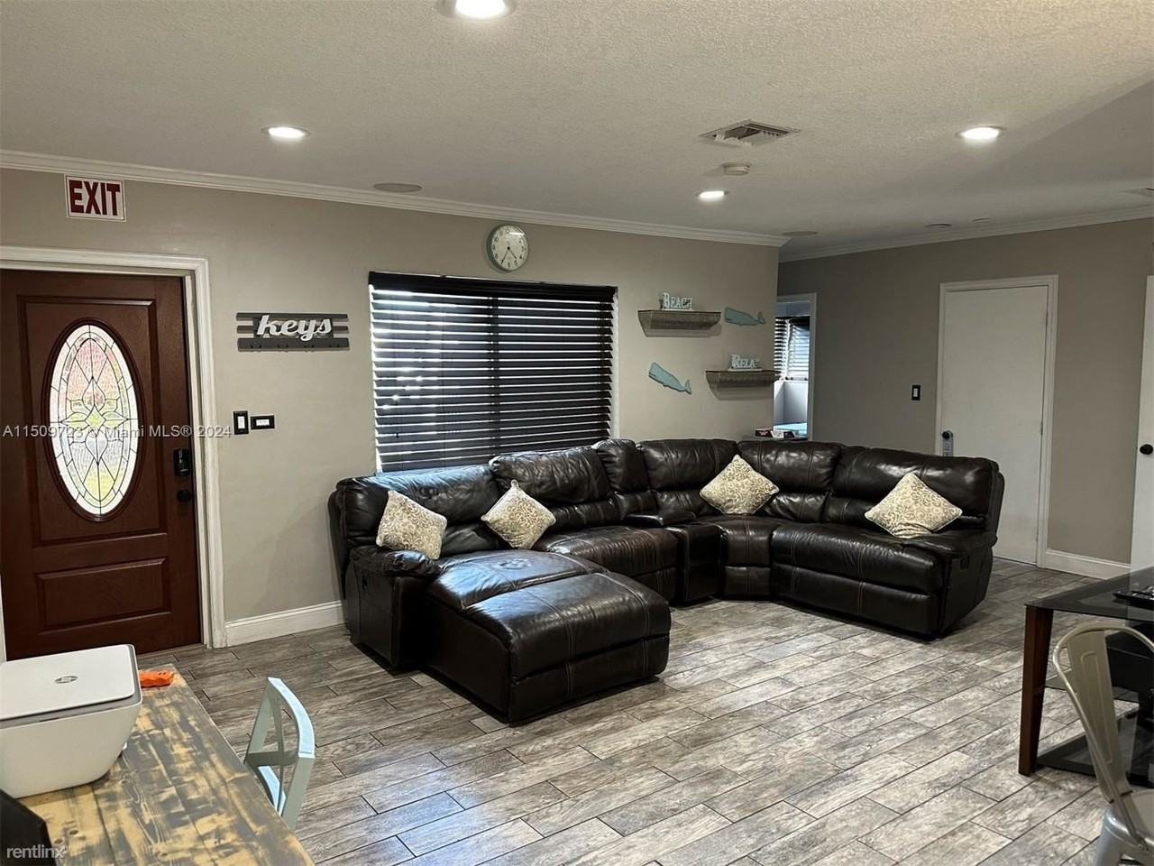 372 Ne 160th St Fl 33162 - Photo 3 of 12