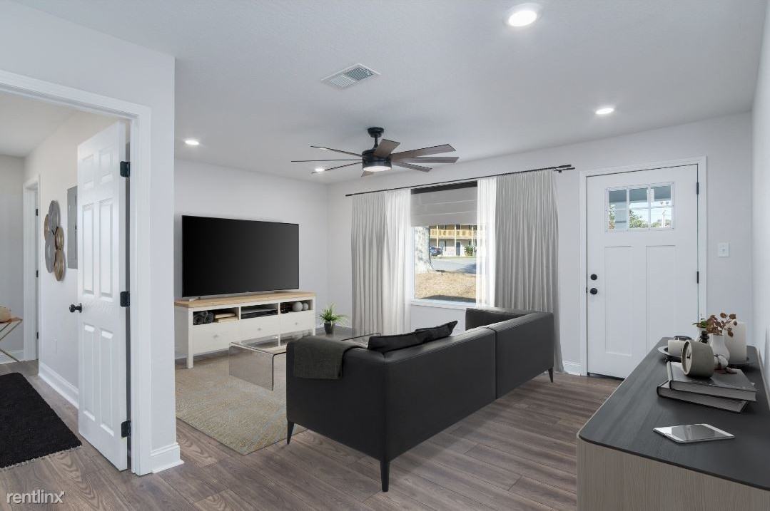 706 Main St - Photo 2 of 14