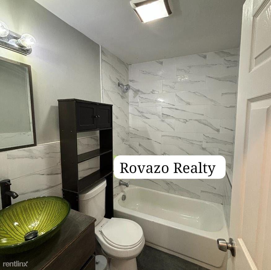 220 N 5th St - Photo 2 of 6