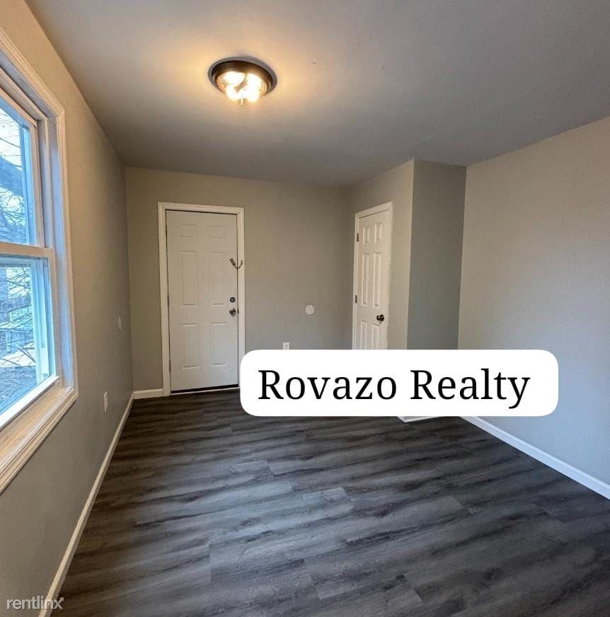 220 N 5th St - Photo 3 of 6