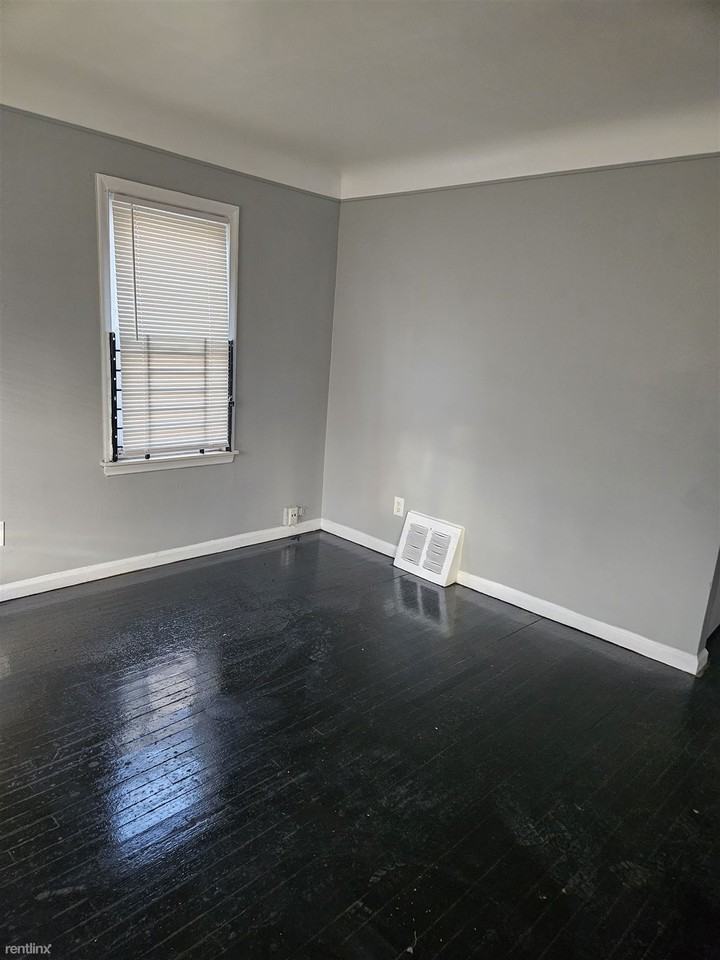 8270 Trinity St - Photo 2 of 3