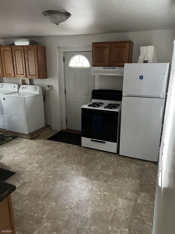 1103 Perry St - Photo 2 of 8