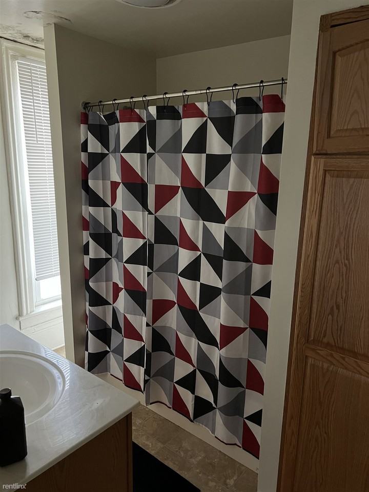 1103 Perry St - Photo 3 of 8