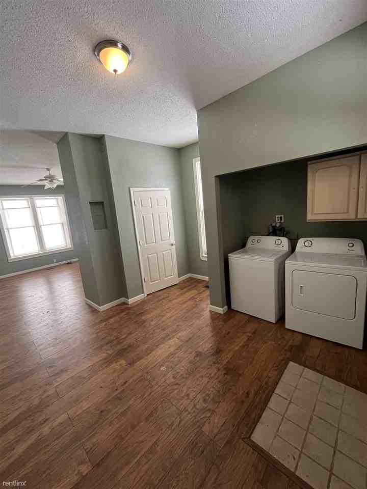 504 5th St - Photo 2 of 14