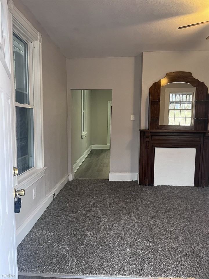 1011 10th Ave - Photo 2 of 33