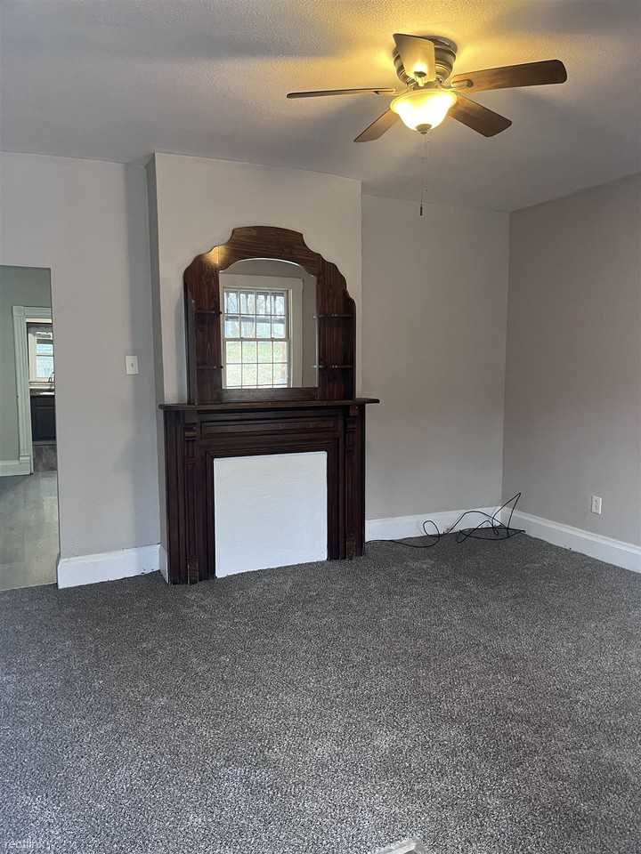 1011 10th Ave - Photo 3 of 33