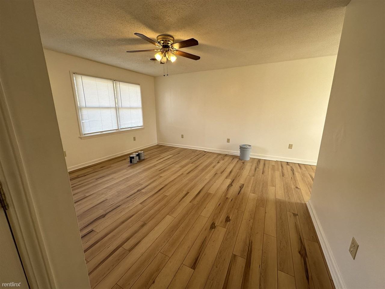 922 Beverly Dr - Photo 2 of 13