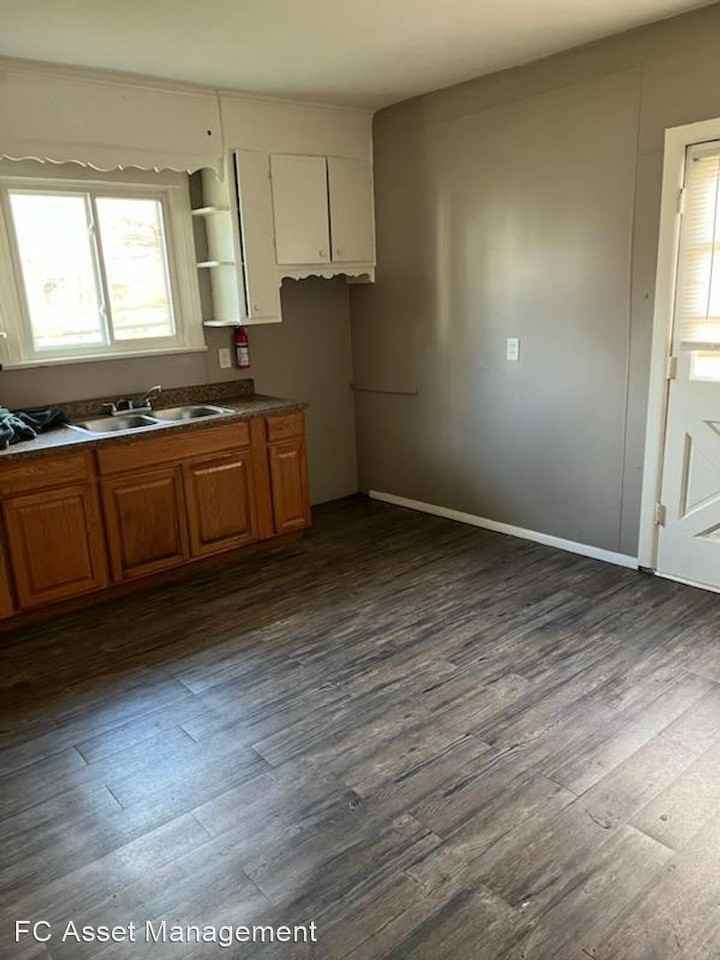 76 Woodward St. - Photo 2 of 3