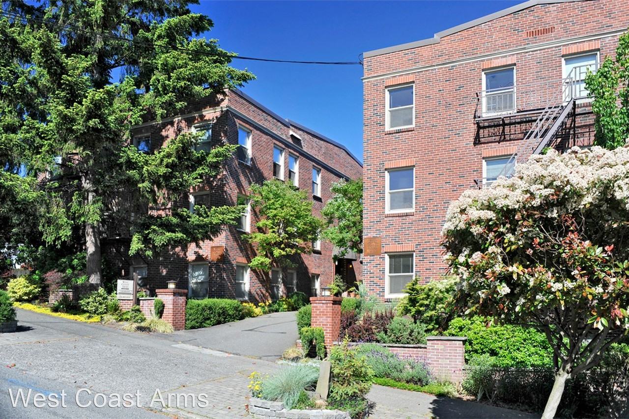 716 3rd Ave W - Photo 2 of 3