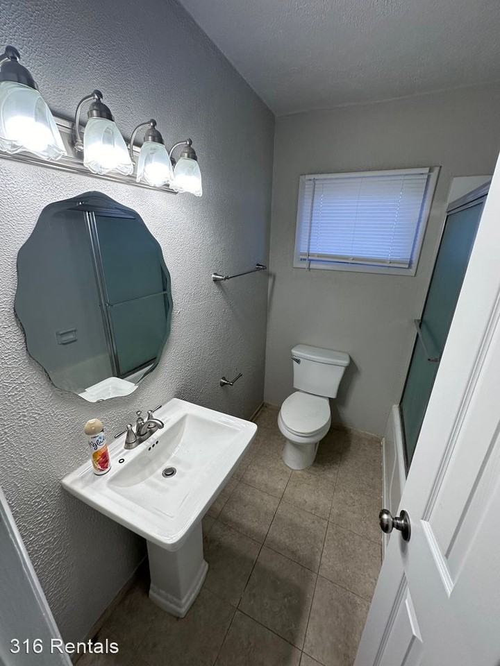 1415 W University Ave - Photo 3 of 14