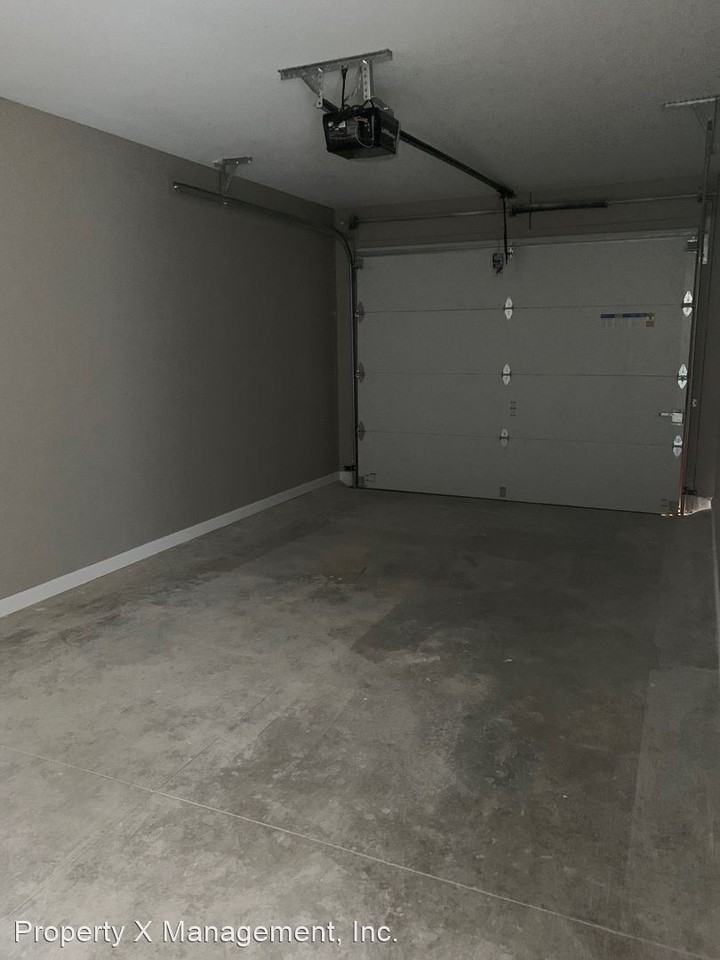 4807 Tyrone Rd - Photo 3 of 8