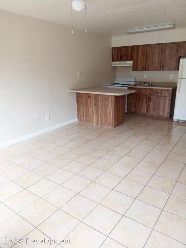 SE 29th St 5031 - 5031 SE 29th St. - Photo 2 of 7