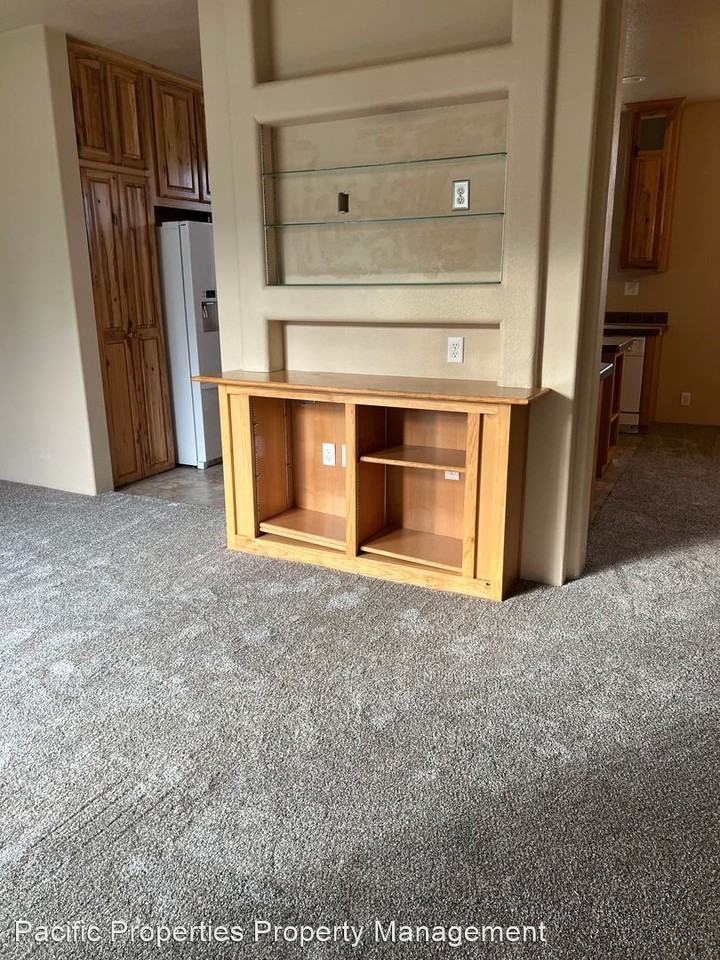 63626 S Barview Rd - Photo 2 of 9