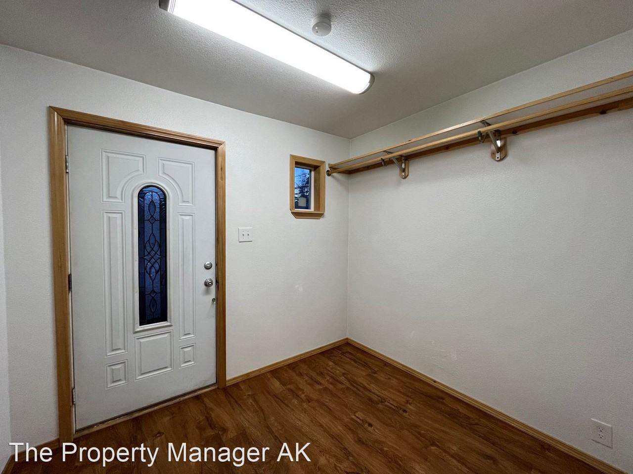 1502 Turner St - Photo 3 of 16