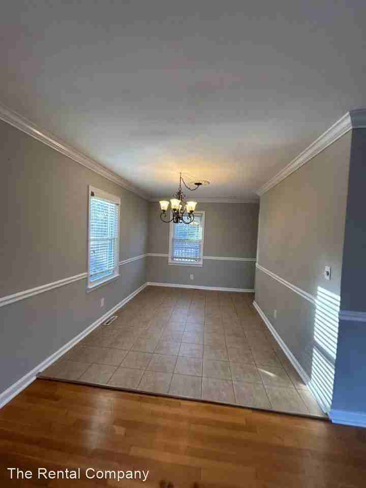 103 Meadowlark Dr - Photo 2 of 11