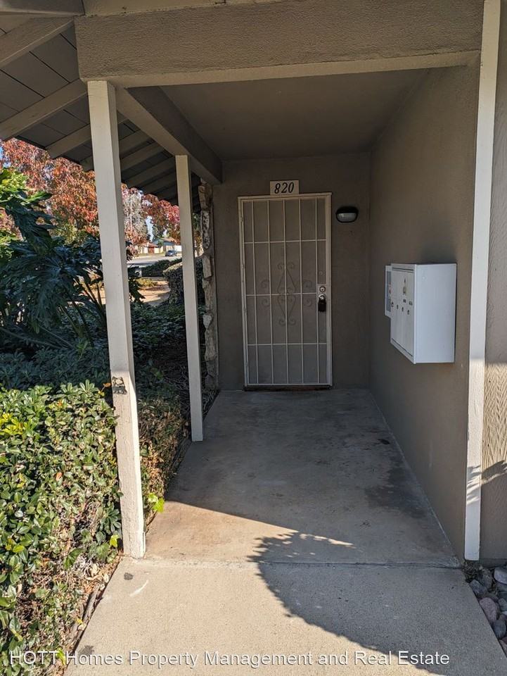 820 Bonita Ave - Photo 3 of 26