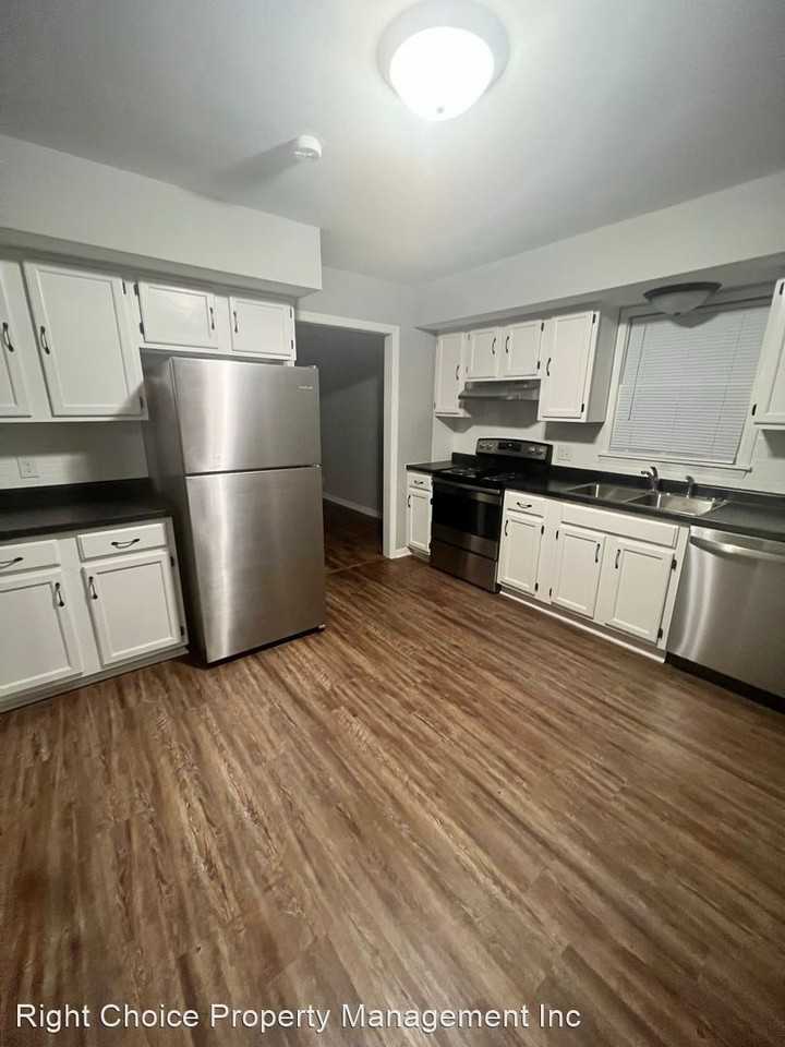 3029 Bristol St - Photo 2 of 13