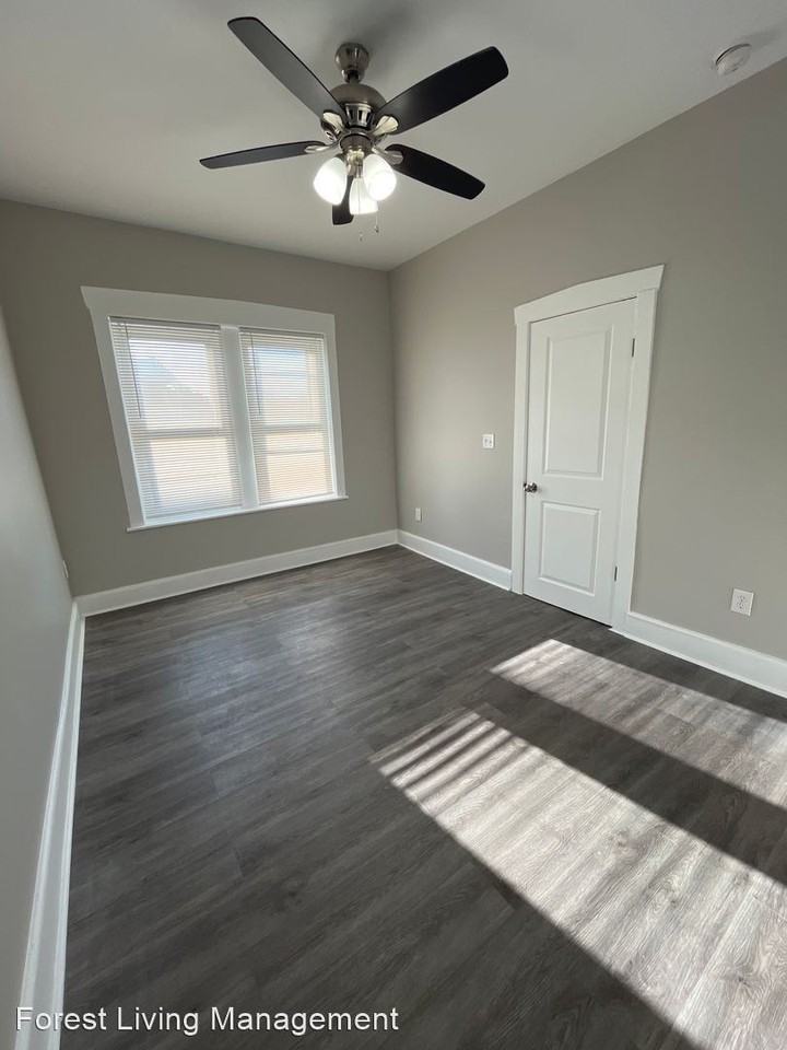 1025 Collings Ave - Photo 2 of 13