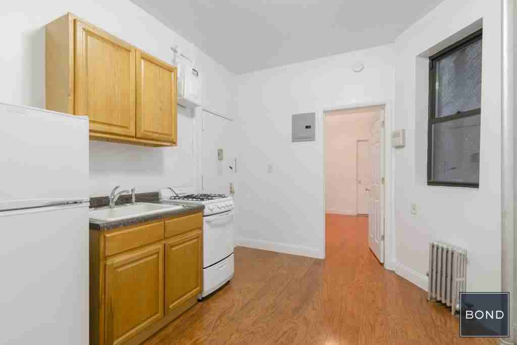 424 East 73rd Street #5RW - Photo 2 of 39