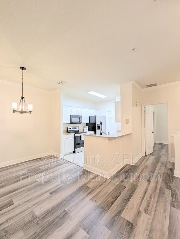 303 Southern Pecan Cir #204 - Photo 5 of 18