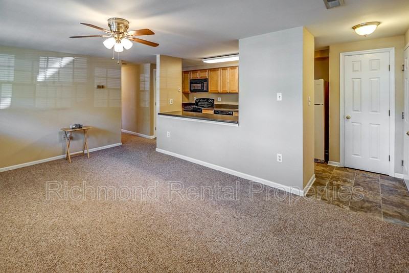 7600 Roscommon Ct #4 - Photo 6 of 21