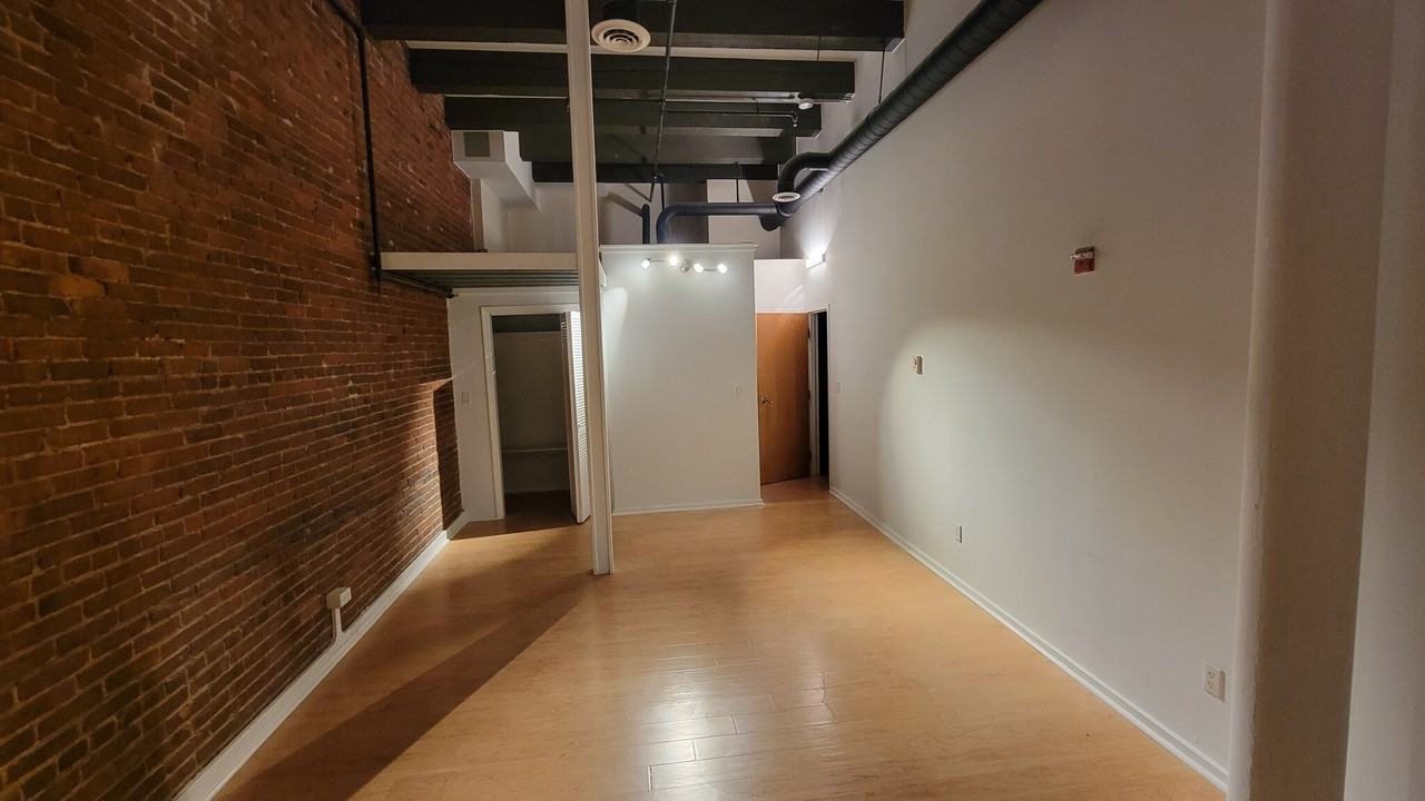 257 Friend St #1 - Photo 5 of 22