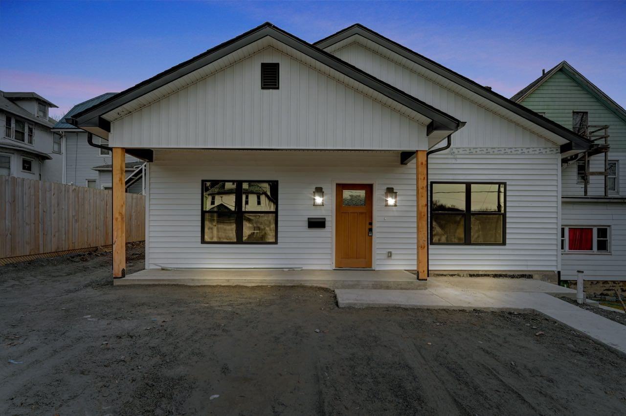 525 Harrison Ave - Photo 3 of 50