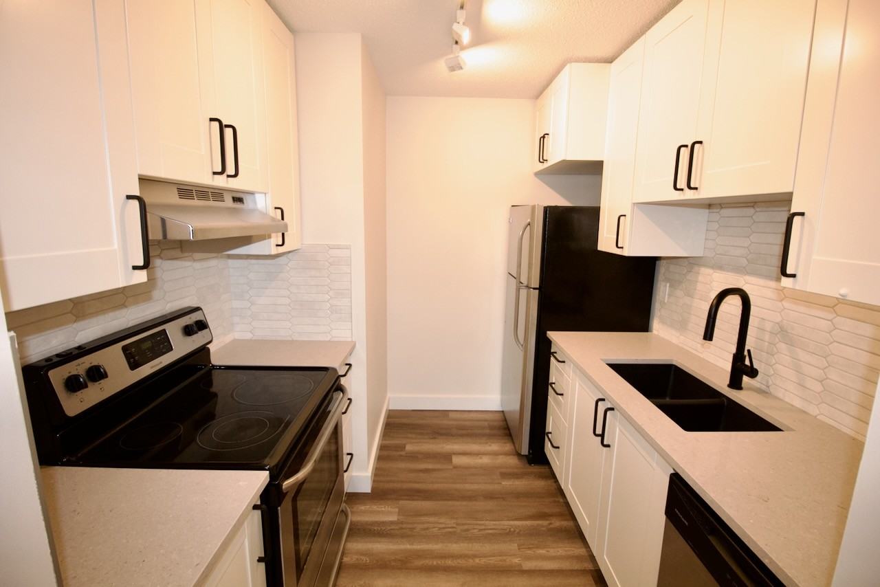 403 8 Ave Ne - Photo 6 of 31