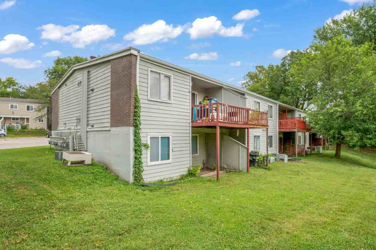 255 N Michigan St - Photo 3 of 18