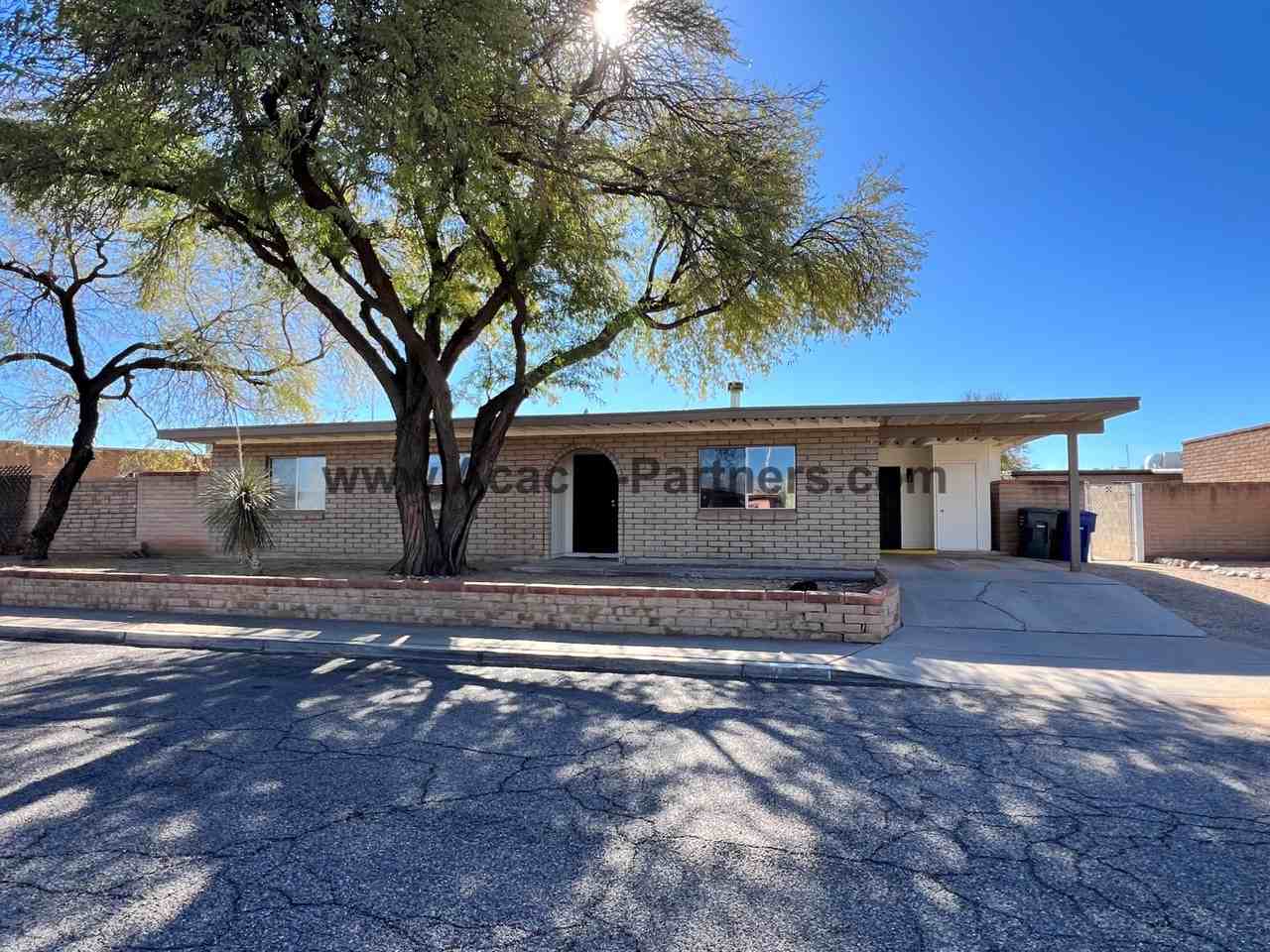 7526 E Juarez St - Photo 2 of 22
