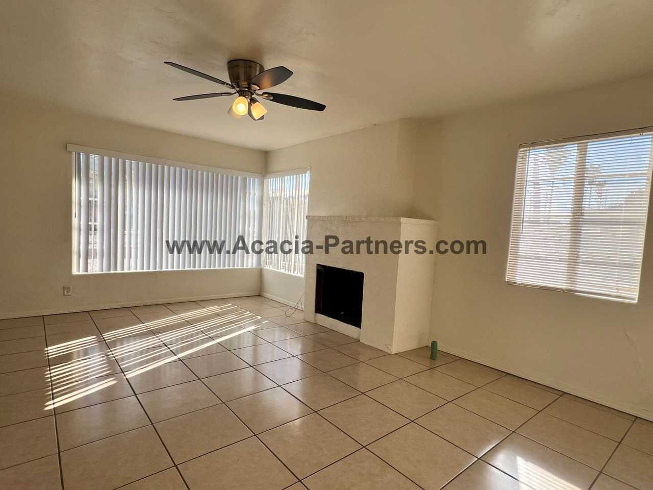 239 N Grande Ave - Photo 3 of 17