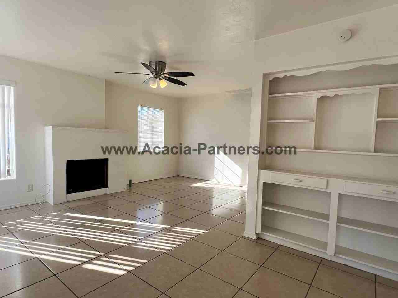 239 N Grande Ave - Photo 4 of 17