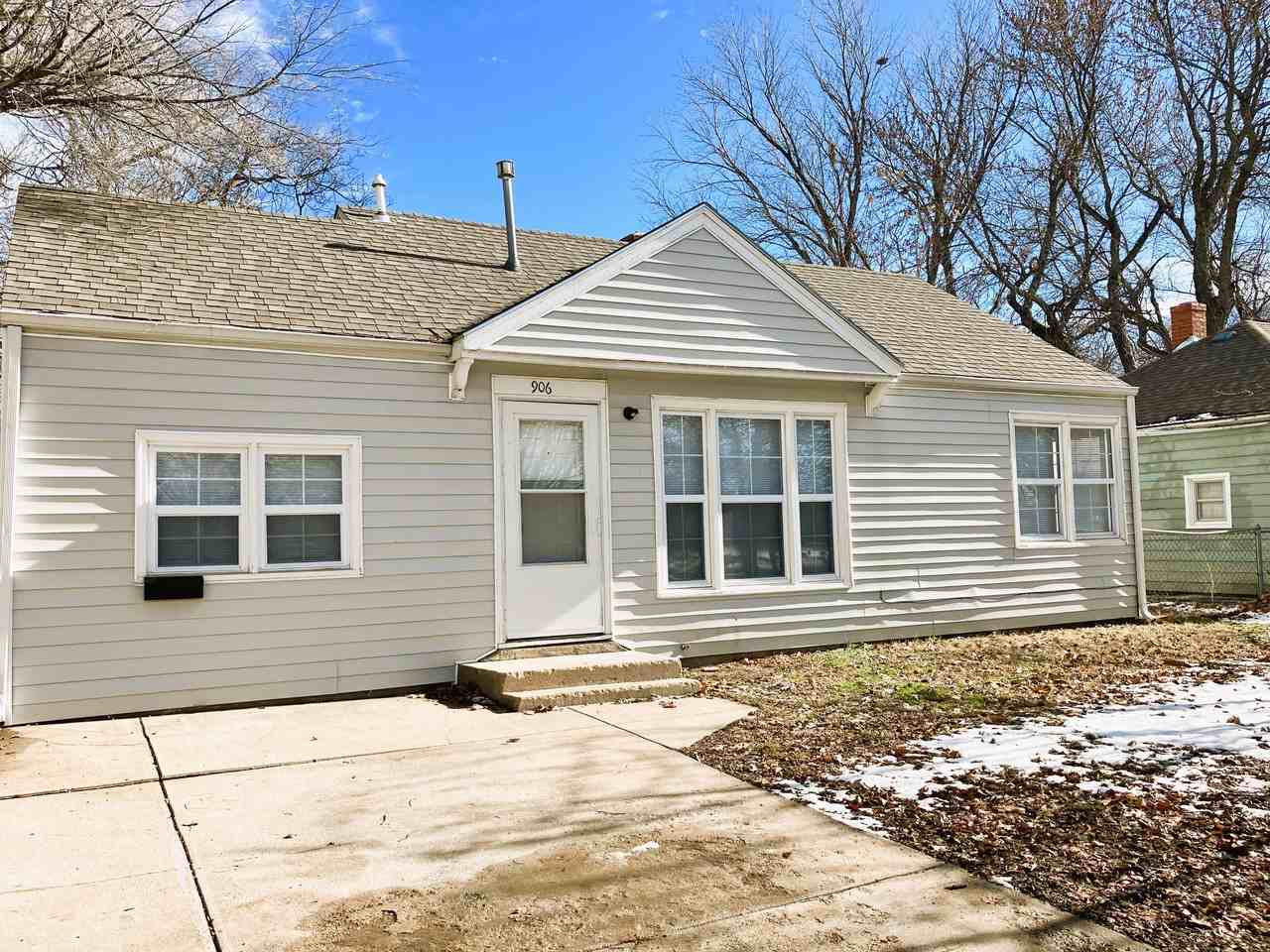 906 N Minnesota Ave - Photo 2 of 17