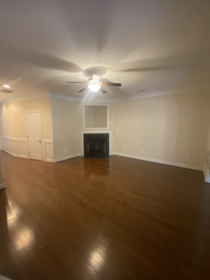1078 Richmond Park Dr - Photo 3 of 14