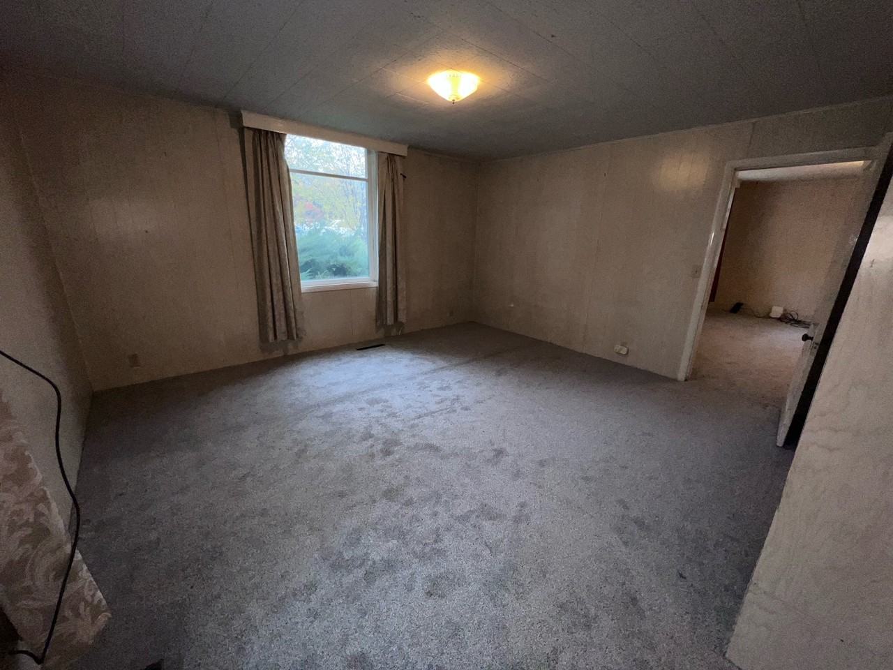 135 Nw - Photo 4 of 11