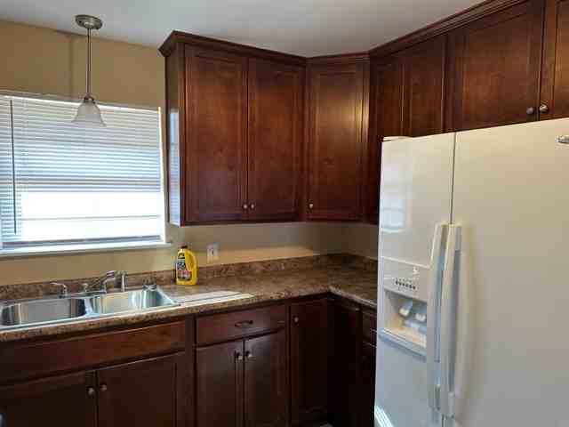 782 Starling Rd - Photo 5 of 18