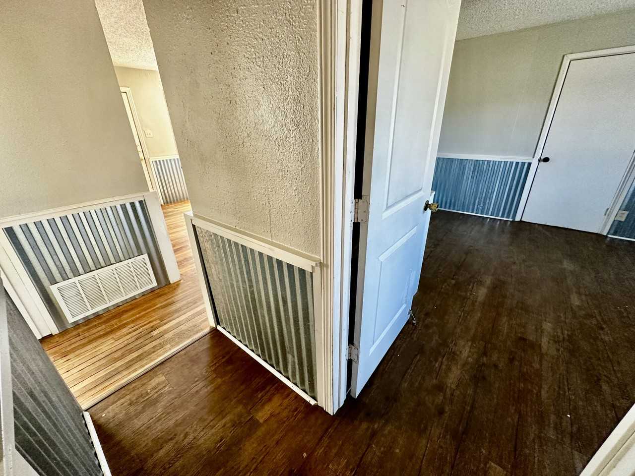 2610 39th St - Photo 3 of 14