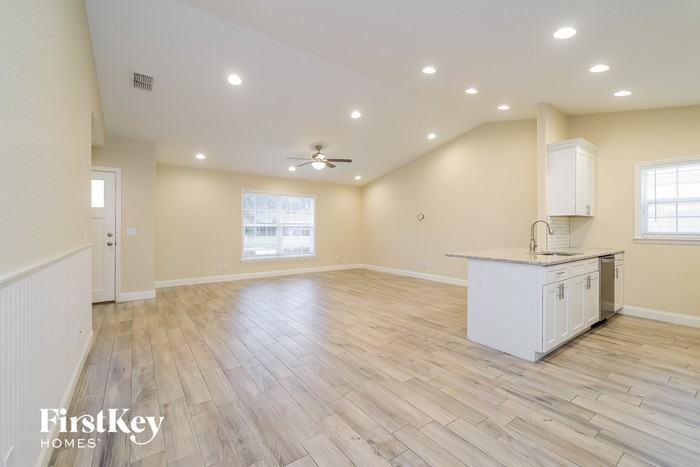 107 Madalyn Ct - Photo 3 of 15