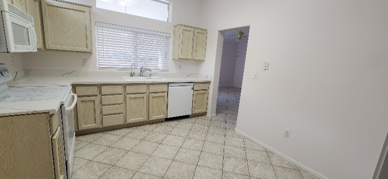 2549 Lotus Hill Dr - Photo 2 of 13