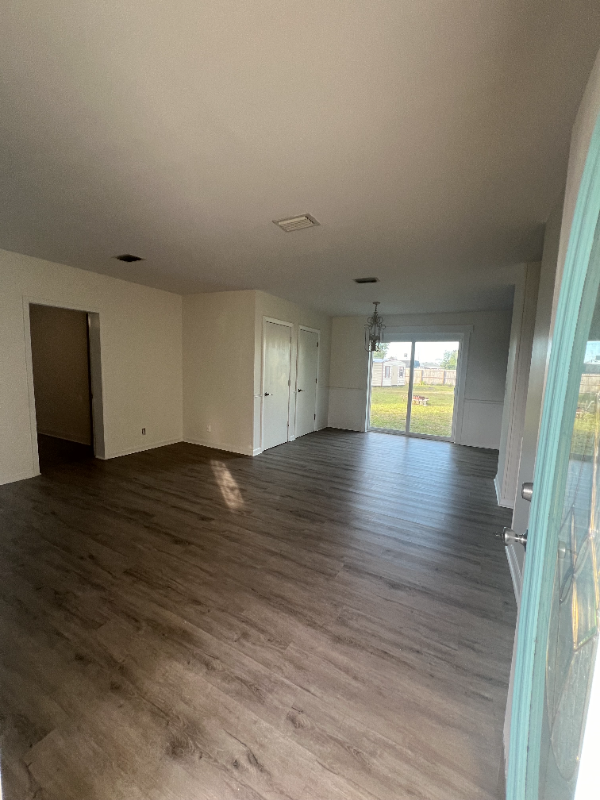 1210 Emory Dr - Photo 3 of 15