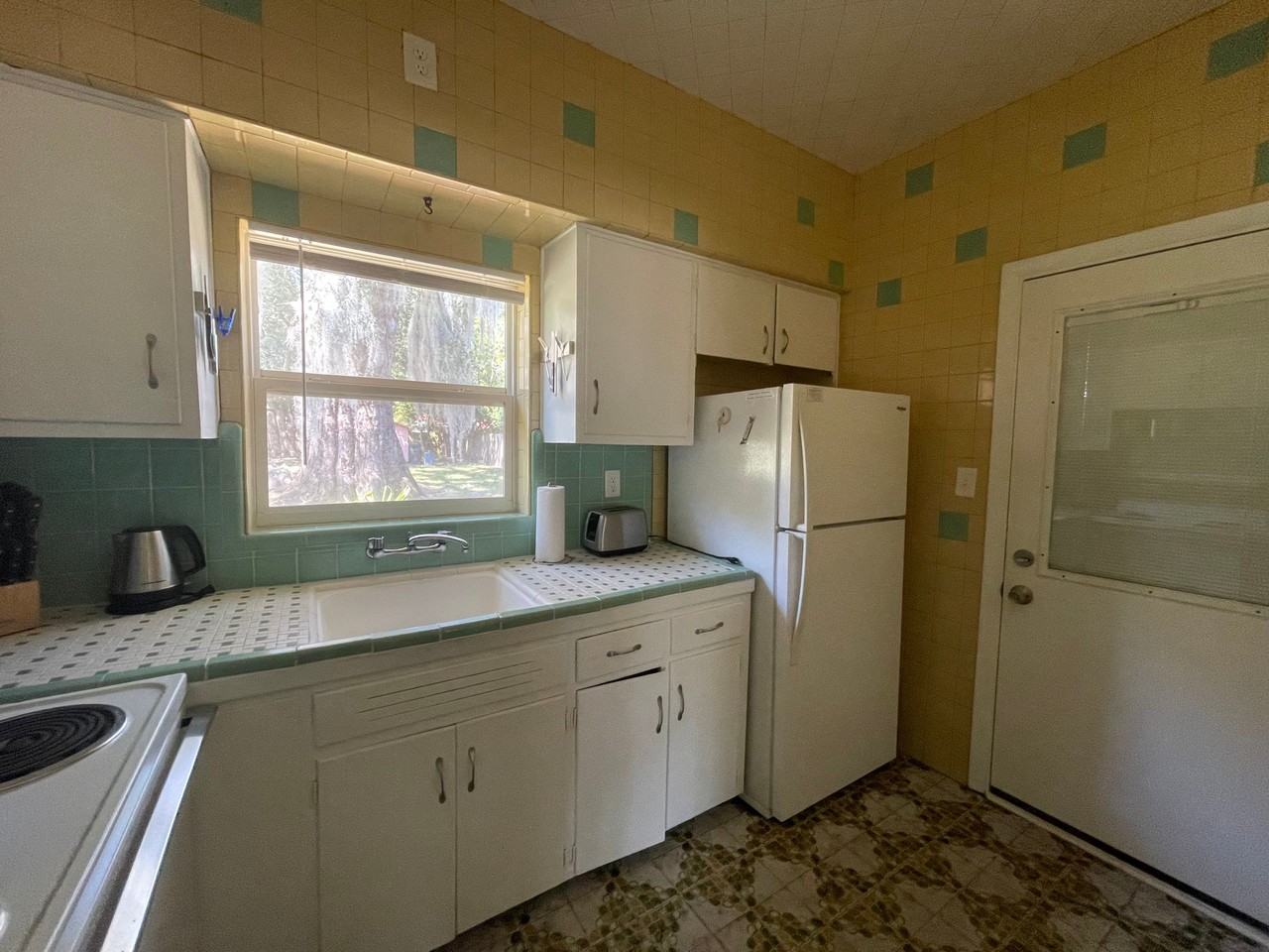 5321 Marlene Avenue - Photo 7 of 9